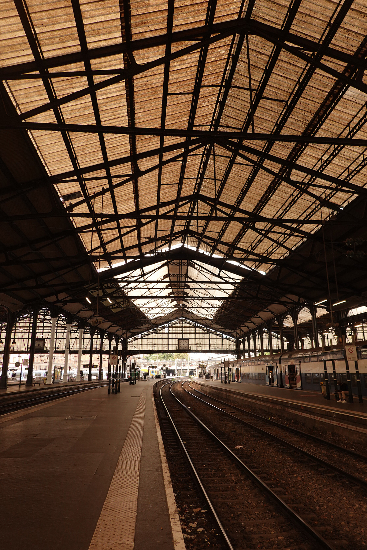 Insipration graphique à la gare Saint Lazare à Paris prise le 17-01-2025