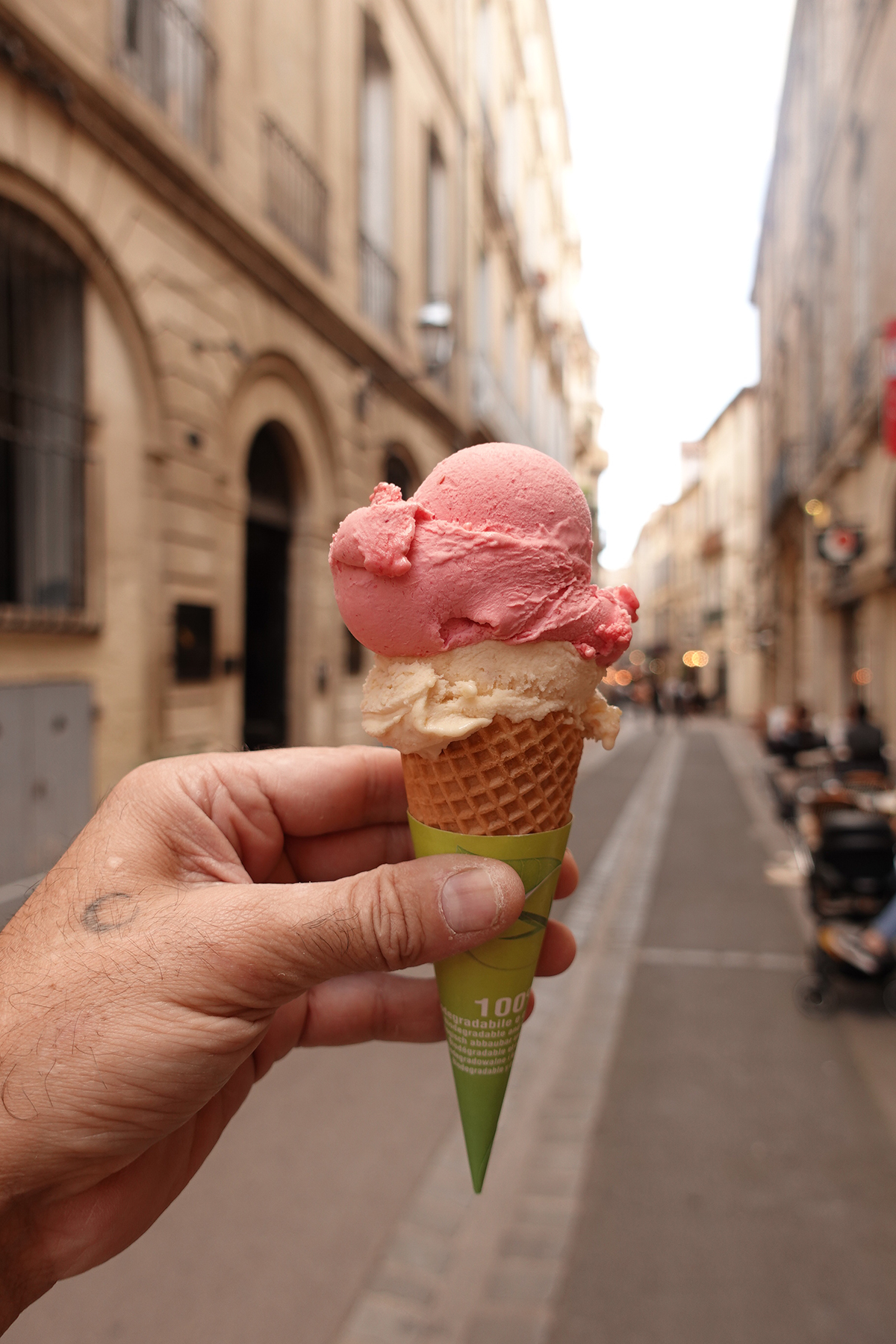 Insipration graphique avec une glace en été prise le 22-05-2025